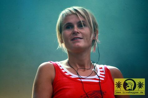 Mono + Nikitaman (D) with The Royal Flash Band 13. Chiemsee Reggae Festival, Übersee - Mainstage 17. August 2007 (4).JPG